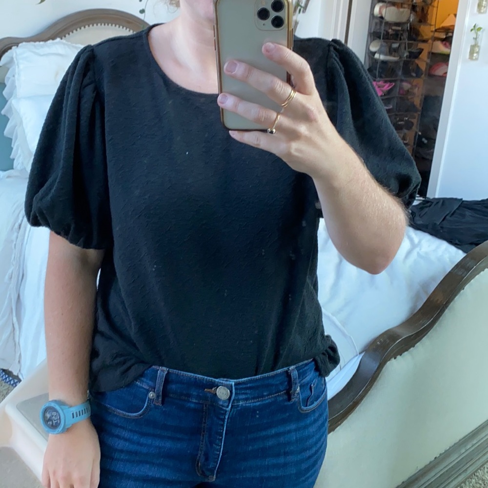 bubble sleeve black shirt